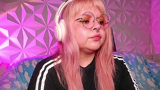 Satyn doll online show from 23, 4, 2026