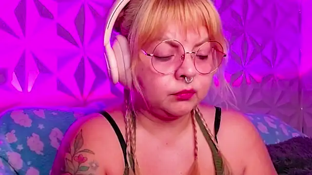 Satyn doll online show from 5, 10, 2025