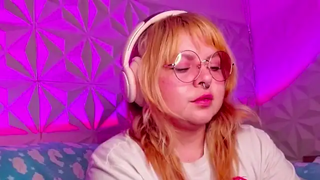 Snapshot of Satyn_doll chatting on 8, 10, 2025 Satyn doll online show from 8, 10, 2025