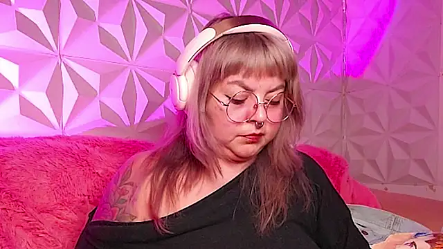 Snapshot of Satyn_doll chatting on 21, 11, 2025 Satyn doll online show from 21, 11, 2025