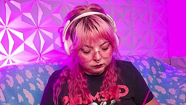 Satyn doll online show from 28, 2, 2026