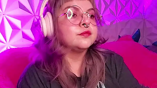 Snapshot of Satyn_doll chatting on 7, 11, 2025 Satyn doll online show from 7, 11, 2025