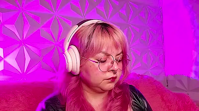 Satyn doll online show from 24, 2, 2026