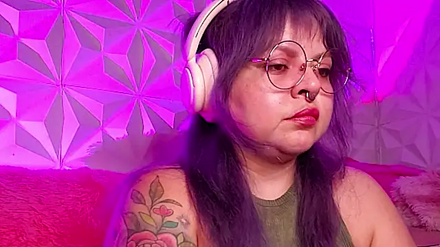 Snapshot of Satyn_doll chatting on 22, 10, 2025 Satyn doll online show from 22, 10, 2025