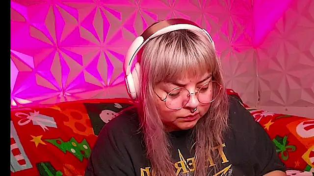 Satyn doll online show from 18, 12, 2025