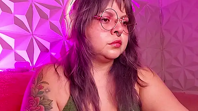 Snapshot of Satyn_doll chatting on 24, 10, 2025 Satyn doll online show from 24, 10, 2025