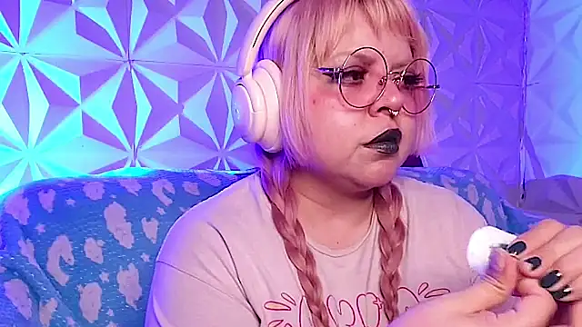Satyn doll online show from 29, 4, 2026
