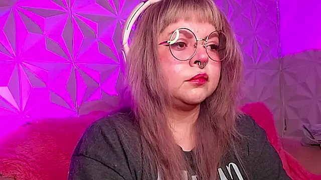 Snapshot of Satyn_doll chatting on 15, 11, 2025 Satyn doll online show from 15, 11, 2025