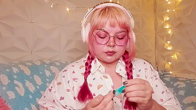Satyn doll online show from 28, 6, 2026