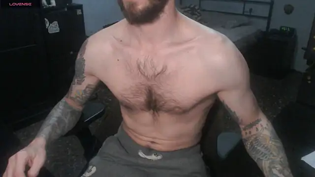 SexxxyLouis online show from 17, 12, 2025