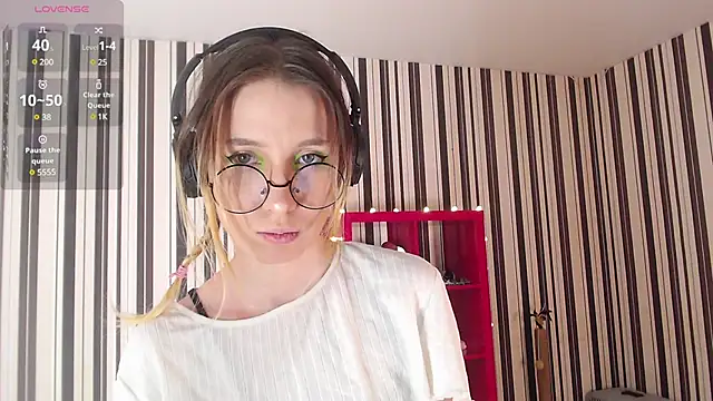 Snapshot of _Hanna_Moon_ chatting on 7, 2, 2025 Hanna Moon online show from 7, 2, 2025
