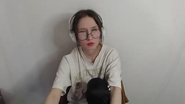  Hanna Moon  online show from 10, 4, 2026