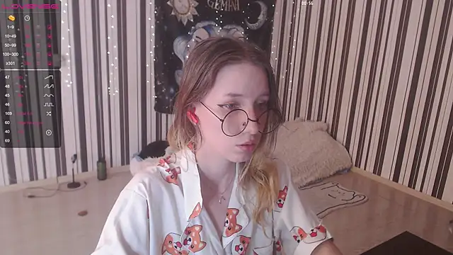 Snapshot of _Hanna_Moon_ chatting on 11, 9, 2025 Hanna Moon online show from 11, 9, 2025