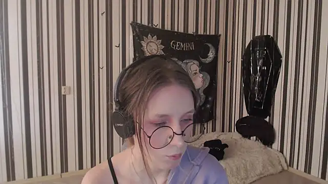  Hanna Moon  online show from 4, 11, 2025