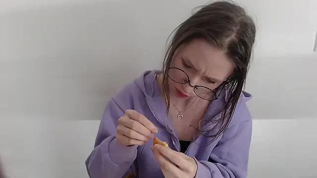  Hanna Moon  online show from 16, 4, 2026