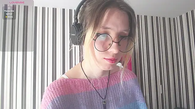 Snapshot of _Hanna_Moon_ chatting on 19, 12, 2024 Hanna Moon online show from 19, 12, 2024