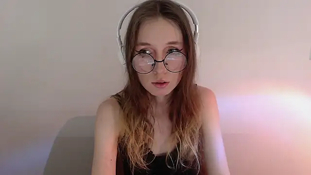 Snapshot of _Hanna_Moon_ chatting on 13, 5, 2026 Hanna Moon online show from 13, 5, 2026