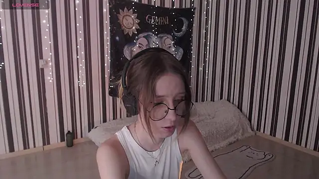 Snapshot of _Hanna_Moon_ chatting on 19, 9, 2025 Hanna Moon online show from 19, 9, 2025