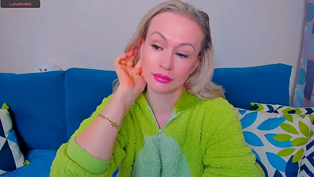 EllenMoore online show from 17, 10, 2025