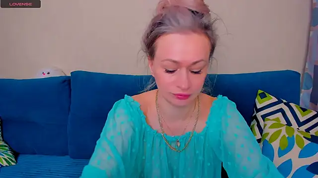 EllenMoore online show from 22, 10, 2025