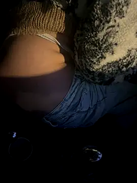 Snapshot of Elvira75 chatting on 14, 12, 2025 Elvira75 online show from 14, 12, 2025