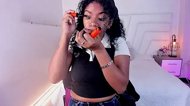 Ellie Alves online show from 27, 2, 2025