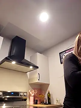 LilyOrion online show from 18, 11, 2025