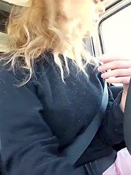 LilyOrion online show from 25, 3, 2026