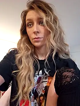 LilyOrion online show from 23, 10, 2025