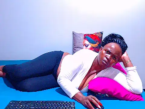 BootyliciousAssxxx online show from 5, 3, 2025