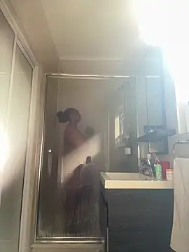 Bootyliciouse21X online show from 20, 12, 2025