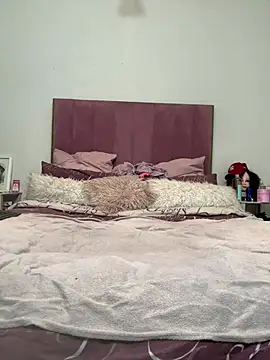 Bootyliciouse21X online show from 16, 7, 2026