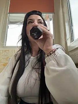 Almmaxxxx online show from 4, 4, 2026