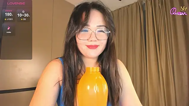Snapshot of azure_moon2 chatting on 26, 5, 2026 azure moon2 online show from 26, 5, 2026