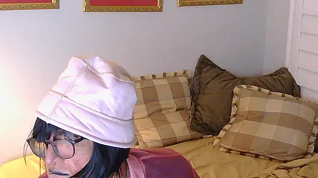 HelloKittyLapDog online show from 6, 5, 2026