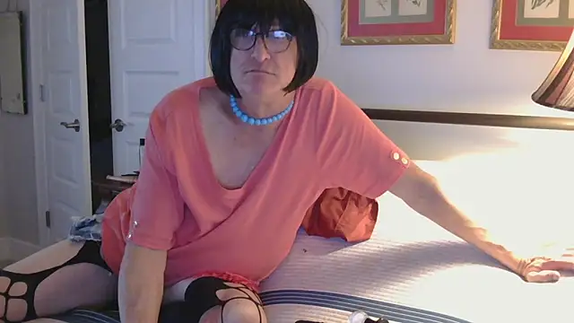 HelloKittyLapDog online show from 23, 4, 2026