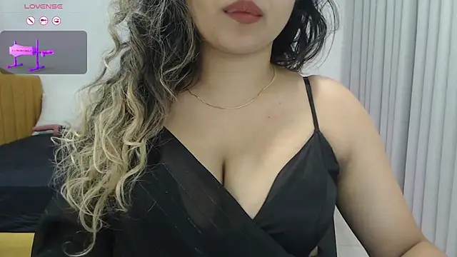 Snapshot of _neesha_414_ chatting on 10, 9, 2025 neesha 414 online show from 10, 9, 2025