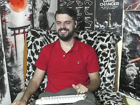 Snapshot of 00george chatting on 25, 11, 2025 00george online show from 25, 11, 2025