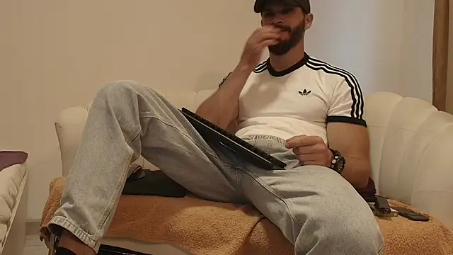 Snapshot of MauroTwin chatting on 15, 5, 2026 MauroTwin online show from 15, 5, 2026