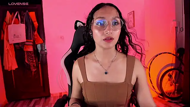 Snapshot of adrena_10 chatting on 29, 4, 2026 adrena 10 online show from 29, 4, 2026
