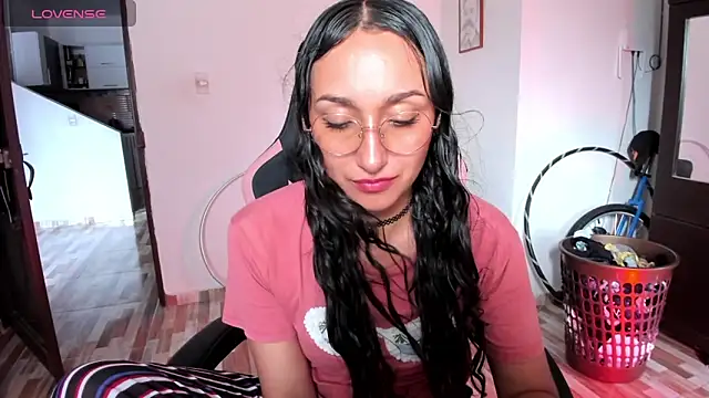 Snapshot of adrena_10 chatting on 30, 4, 2026 adrena 10 online show from 30, 4, 2026