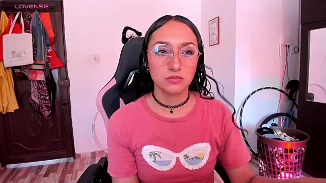 Snapshot of adrena_10 chatting on 30, 4, 2026 adrena 10 online show from 30, 4, 2026