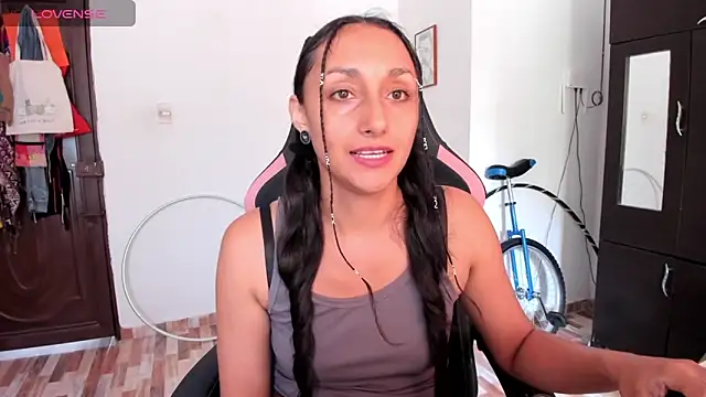 Snapshot of adrena_10 chatting on 12, 5, 2026 adrena 10 online show from 12, 5, 2026