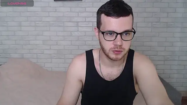 Snapshot of Alexxx_horny chatting on 6, 8, 2026 Alexxx horny online show from 6, 8, 2026