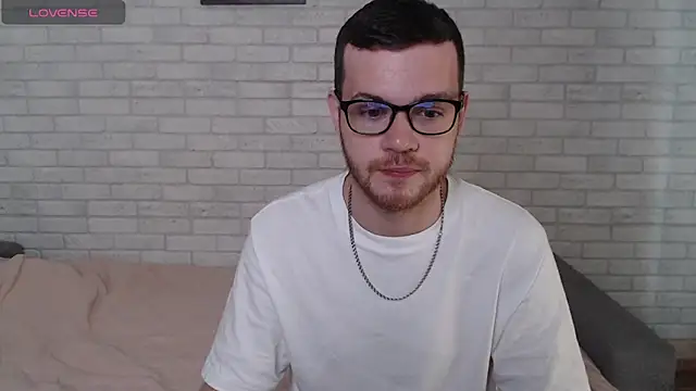 Snapshot of Alexxx_horny chatting on 7, 8, 2026 Alexxx horny online show from 7, 8, 2026