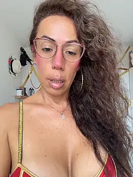 YOURSDEBORA online show from 7, 6, 2026