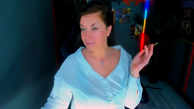 Snapshot of AnaMills chatting on 6, 6, 2026 AnaMills online show from 6, 6, 2026