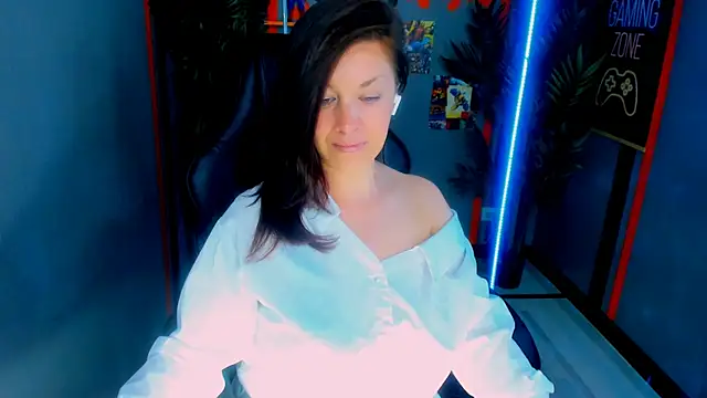 Snapshot of AnaMills chatting on 12, 6, 2026 AnaMills online show from 12, 6, 2026