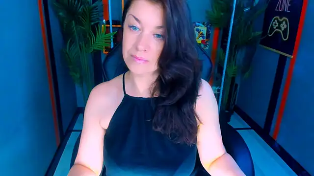 Snapshot of AnaMills chatting on 6, 5, 2026 AnaMills online show from 6, 5, 2026