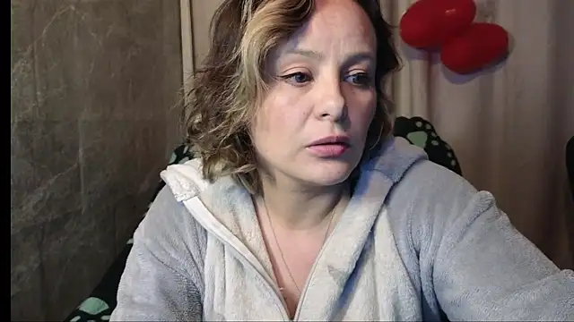 Snapshot of dagny-jo chatting on 8, 3, 2025 dagny-jo online show from 8, 3, 2025
